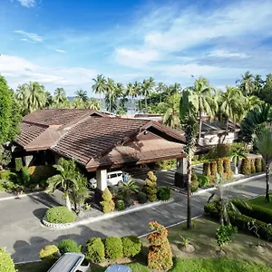 Waterfront Insular Hotel